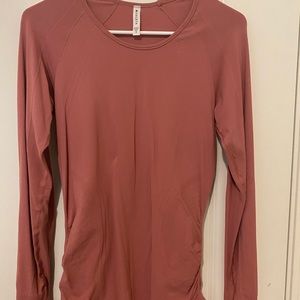 EUC Athleta Speedlight Top size S; dusty rose color